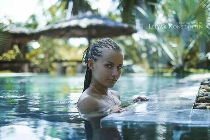 Nội dung: Mùa hè đang đầy vui vẻ với những xu hướng mới, và Huda Ice Twist đang chinh